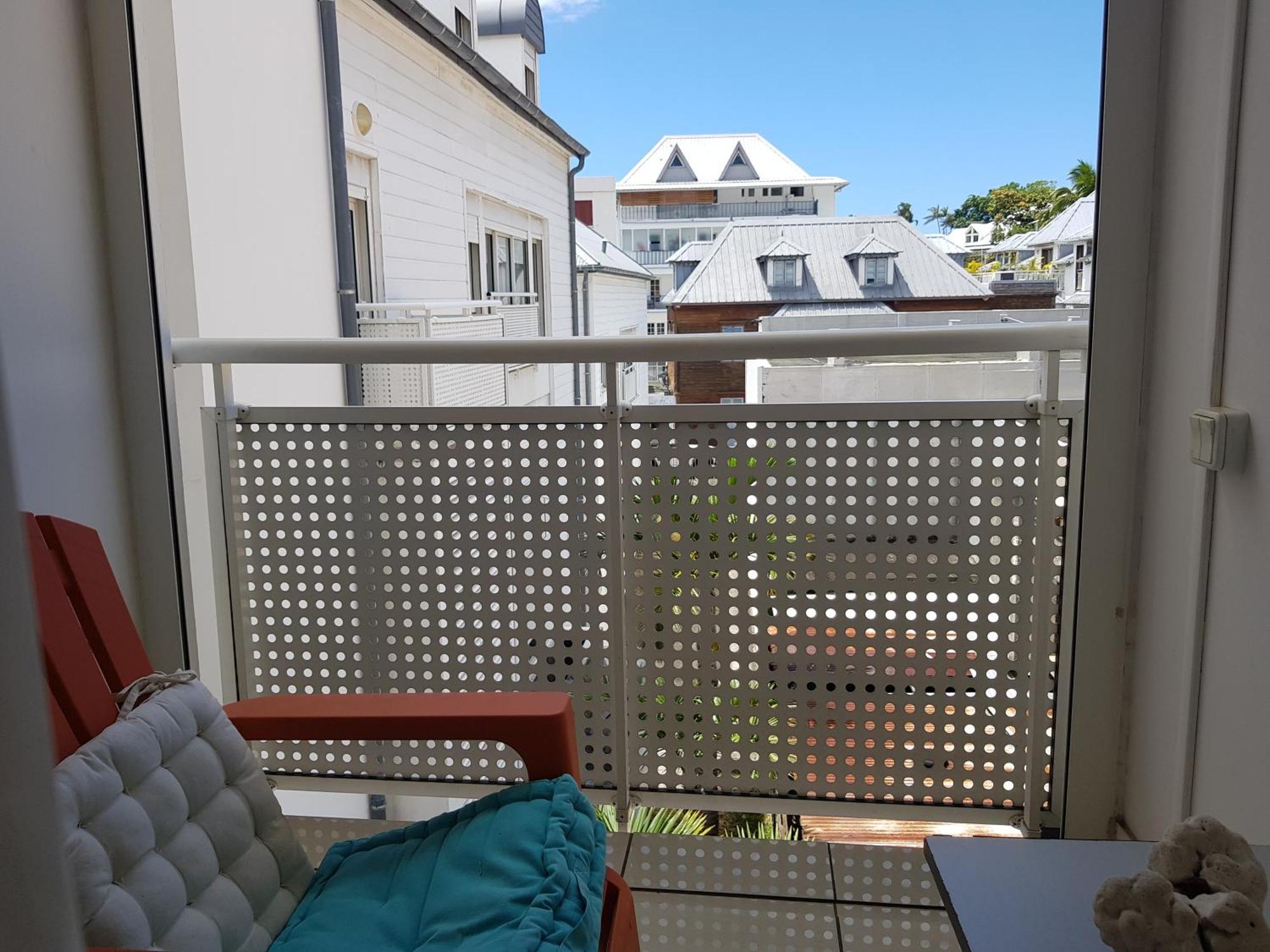 T3 Dans Residence Bon Standing Tres Proche Centre Ville Saint Denis المظهر الخارجي الصورة
